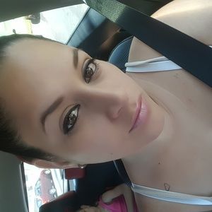 Meet your Posher, Neida